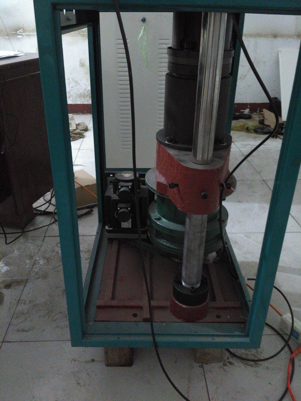 拉线电子尺位移传感器在压力试验机的应用