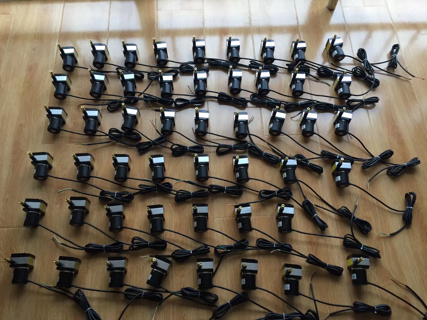 角度位移传感器的工作原理