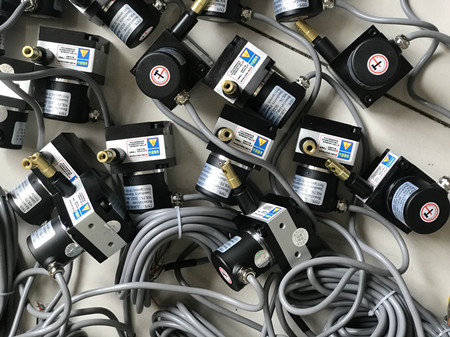 国产位移传感器的性能及在自浆纱机上的应用