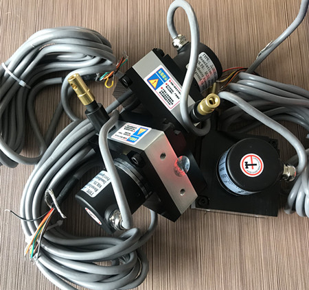 抽油机拉线位移传感器的工作原理有哪些？