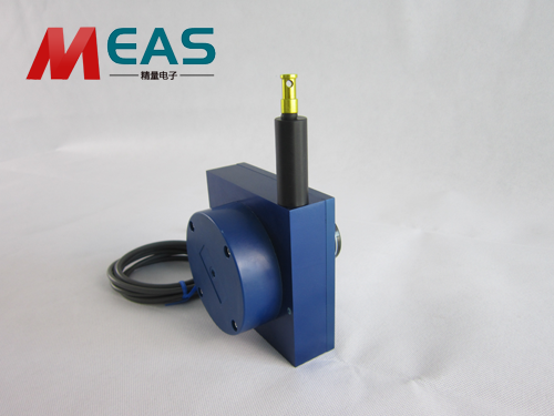 影响拉线位移传感器精度的原因有哪些？