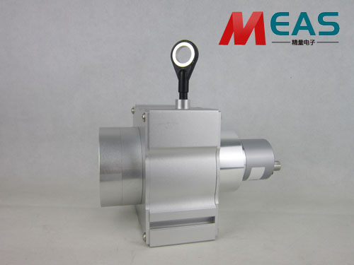 拉绳位移传感器的分辨率和输出信号是如何定义的 