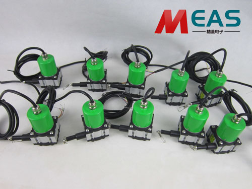 拉绳位移传感器根据接收信号选择合适型号