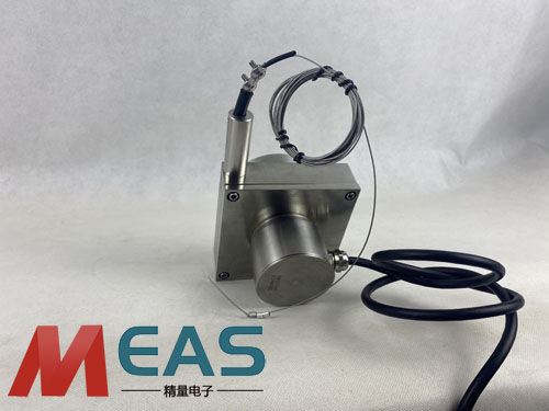 拉绳位移传感器的伸缩结构采用的进口窝卷弹簧