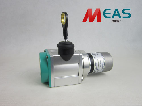 拉线位移传感器在角区存在应力集中效应