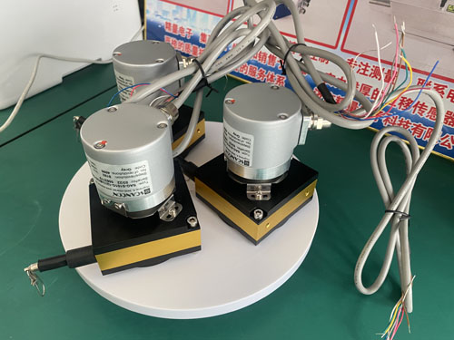 拉线位移传感器通断电时会产生瞬间的反向高压