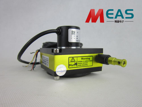 电压拉线位移传感器为用户提供准确可靠的位移数据