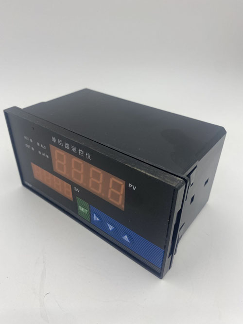 BL8016单回路测控仪专为储油柜设计