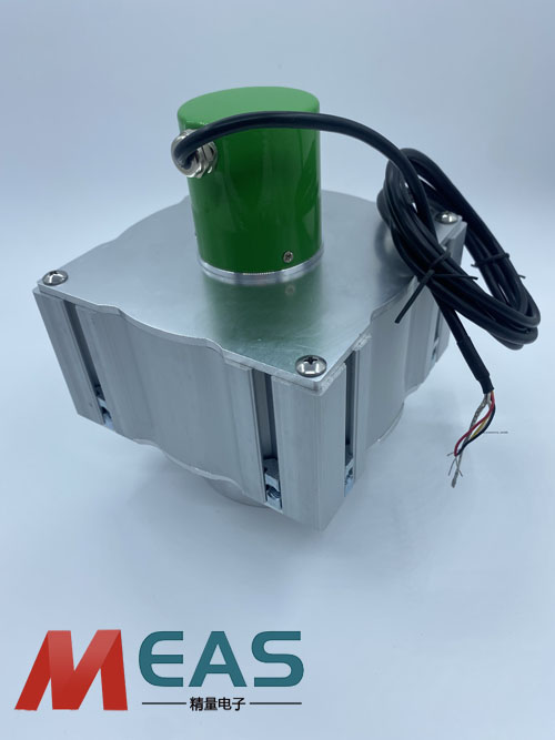 拉线位移传感器采集的数据需经精密设计的传输路径