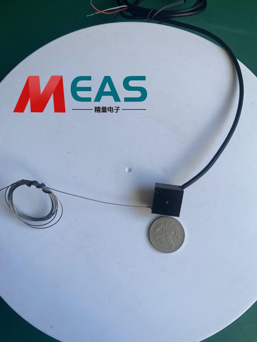 拉线位移传感器激活整个标定系统