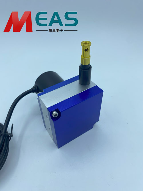 拉绳位移传感器每一次测量都伴随着电压的微妙变化