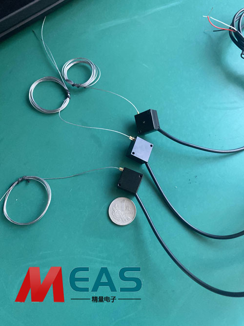 拉绳位移传感器需兼顾尺寸的优化与环境的适应性