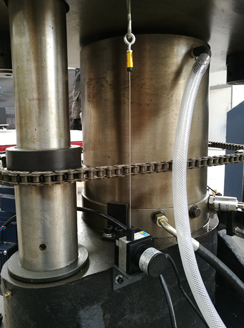 拉线式位移传感器的输出信号及工作原理