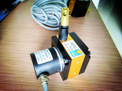 4~20mA电阻式拉绳位移传感器