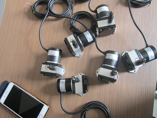 数字测距离传感器通信接口有多少种？