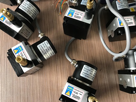 0~10v电压输出拉绳位移传感器如何测量好坏？