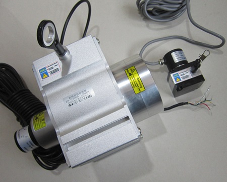 介绍电压拉绳位移传感器安装方式及注意事项