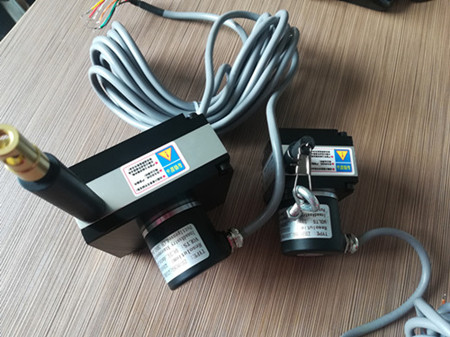 极悦娱乐拉力位移传感器