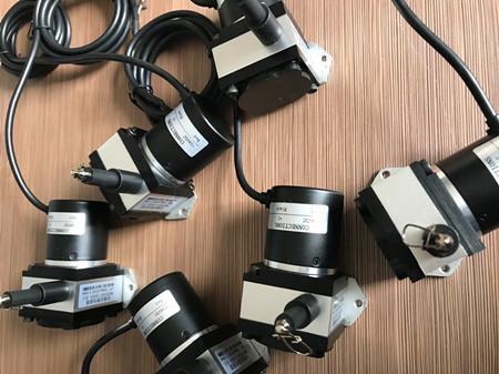 拉线位移传感器极悦娱乐上的指导