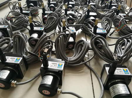 极悦娱乐位移传感器的各项参数有哪些？