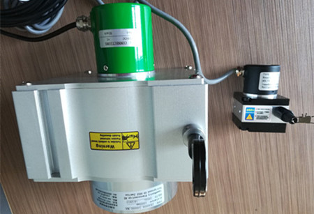 极悦娱乐位移传感器的各项参数有哪些？