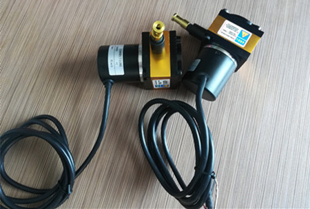 拉线位移传感器的钢丝绳在气缸内部容易断吗？