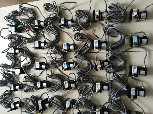 防水位移传感器在水中使用的接线盒状况如何？