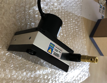 极悦娱乐-拉绳位移传感器产生误差的类型有哪几点？