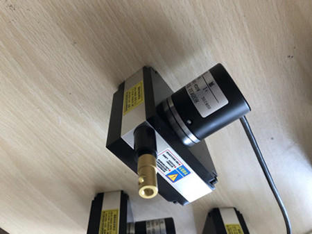 拉线位移传感器，极悦娱乐-微型位移传感器厂家