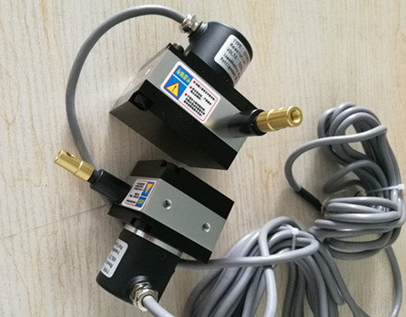 拉线绳位移传感器手工操作对传感器的影响