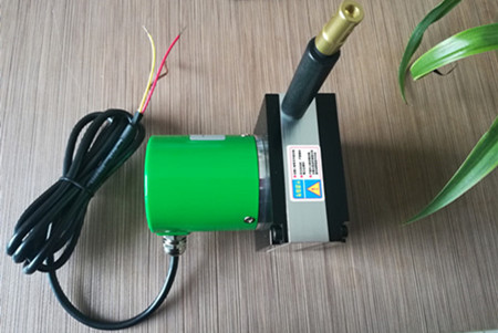 拉绳位移传感器在使用中的了解-极悦娱乐科技位移传感器