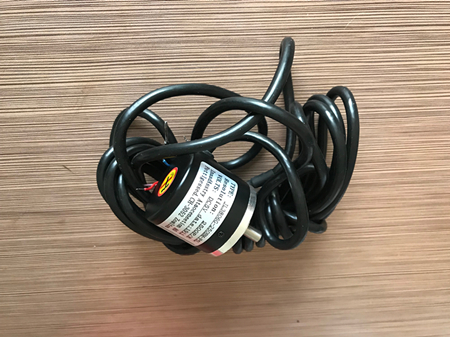 介绍一下脉冲型拉绳编码器的工作原理：