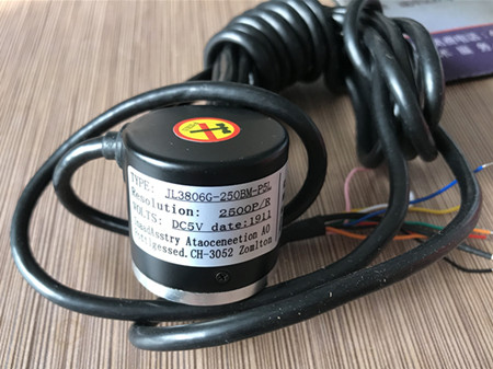 极悦娱乐科技定制的特殊位移传感器有哪些特点？