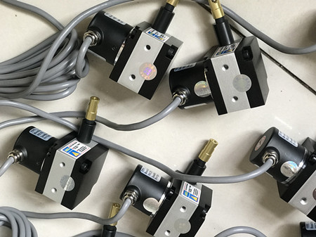 拉绳式位移编码器在选择何种信号上应该注意哪几点？  