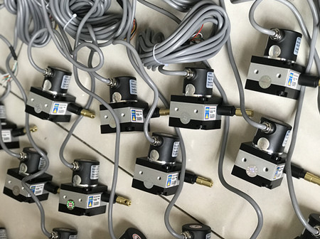 影响拉线式位移传感器精度不准确的原因？