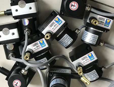 国产位移传感器的性能及在自浆纱机上的应用