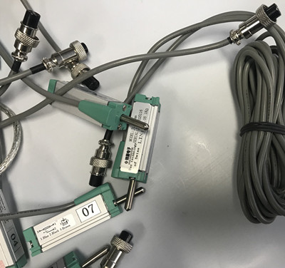 电涡流式位移传感器安装应注意结构支架发生共振和松动的要点