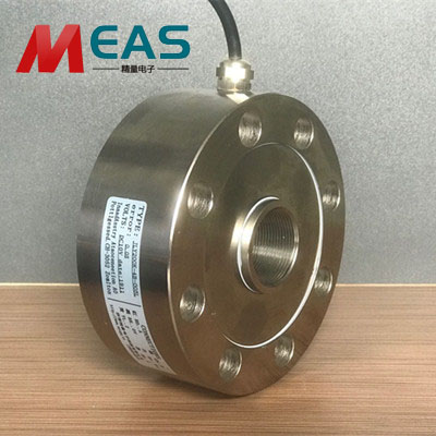 哪些环境对称重传感器的精度和性能有影响