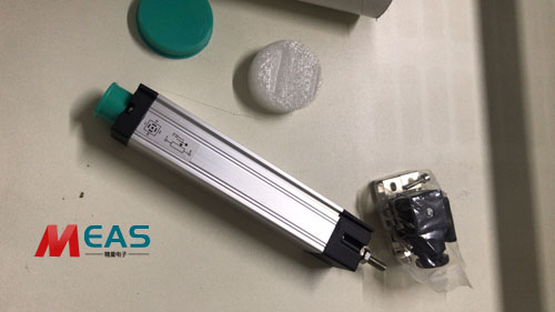 拉线电子尺用户亲自上门来取货