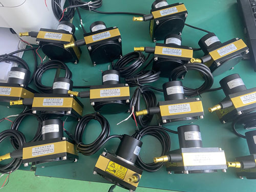 4～20mA电流拉线位移传感器采用自动均匀排线