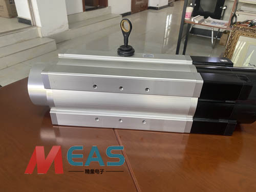 拉绳位移传感器阻值的变化量反映了位移的量值